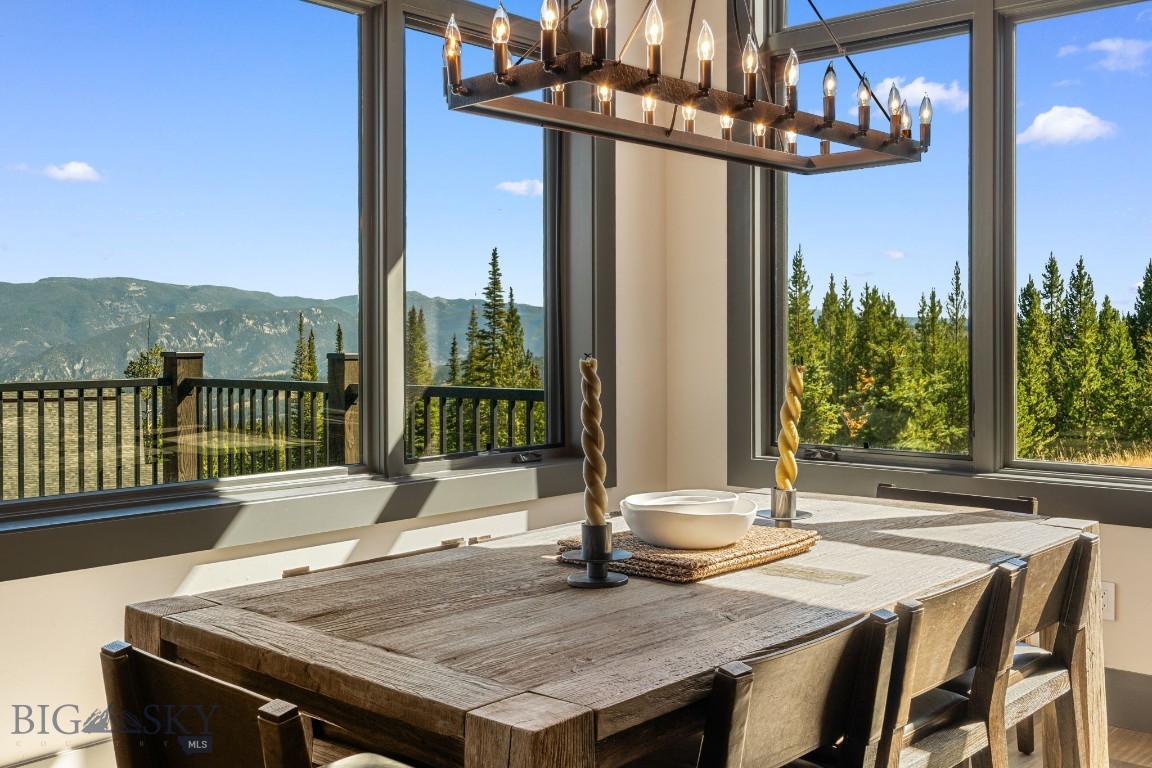 24 Pale Morning Spur