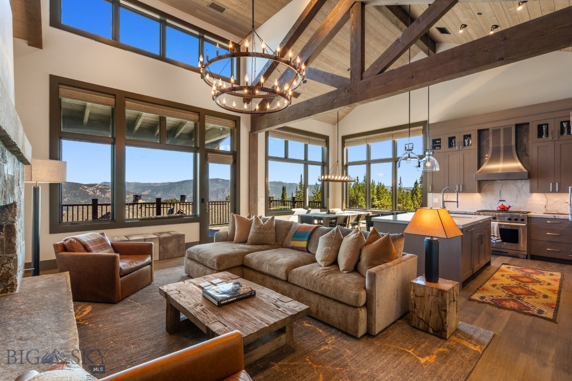 24 Pale Morning Spur