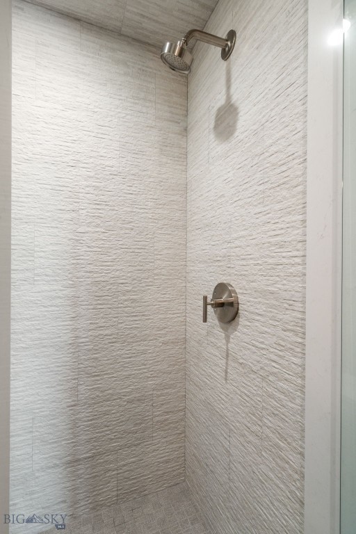 24 Pale Morning Spur