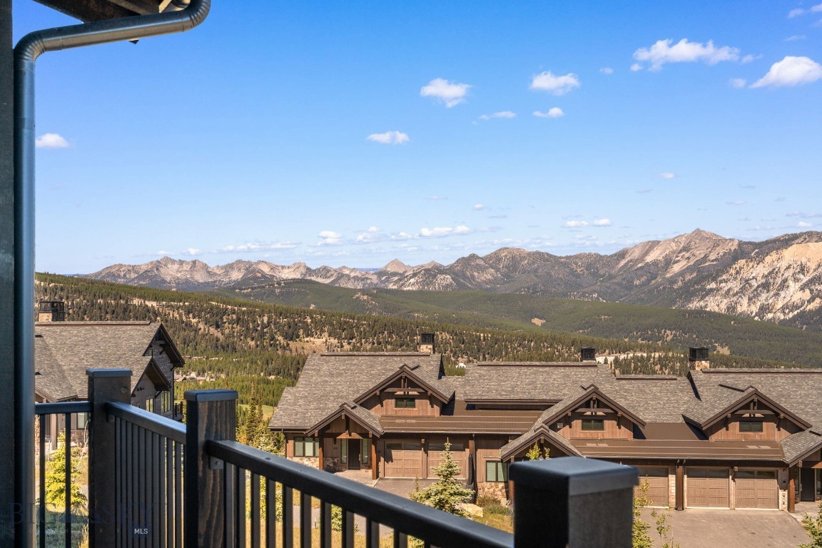 24 Pale Morning Spur