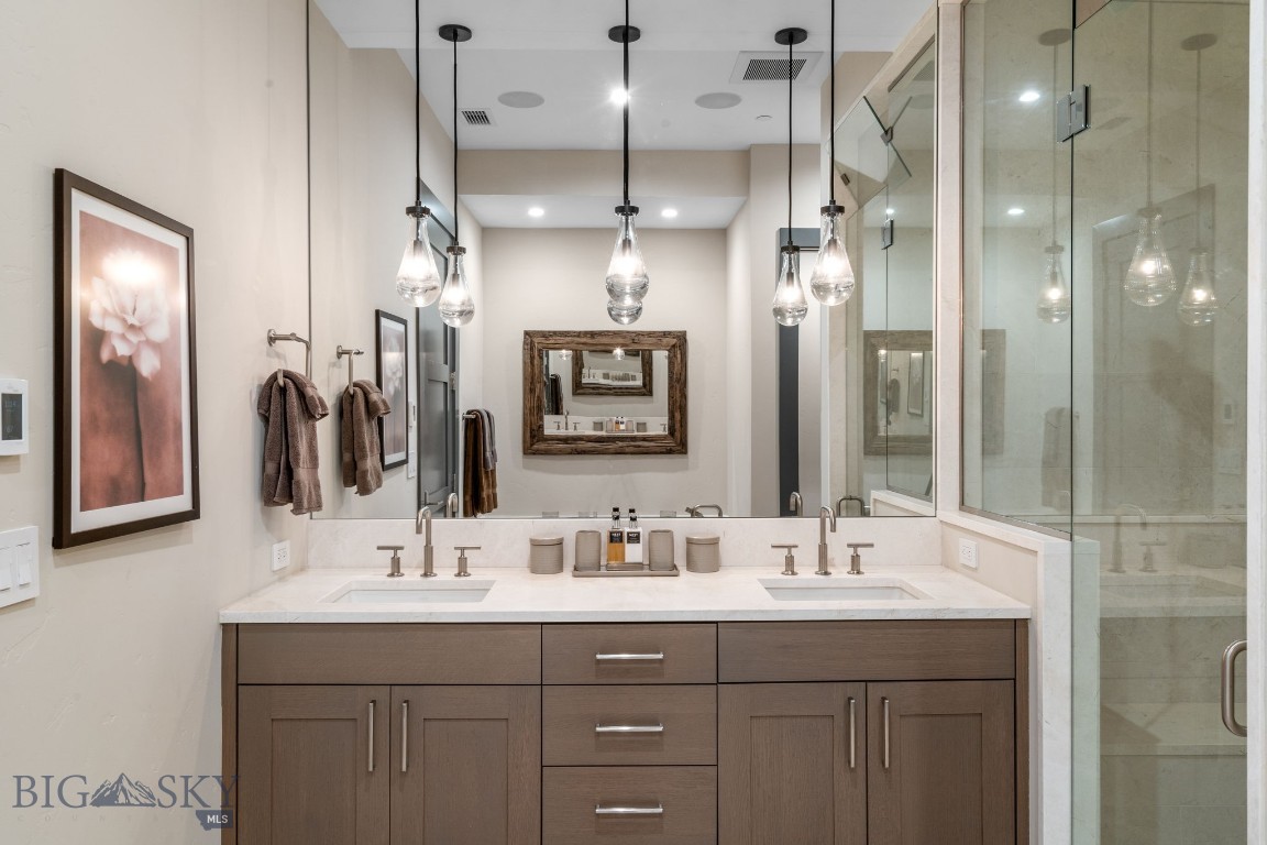 24 Pale Morning Spur