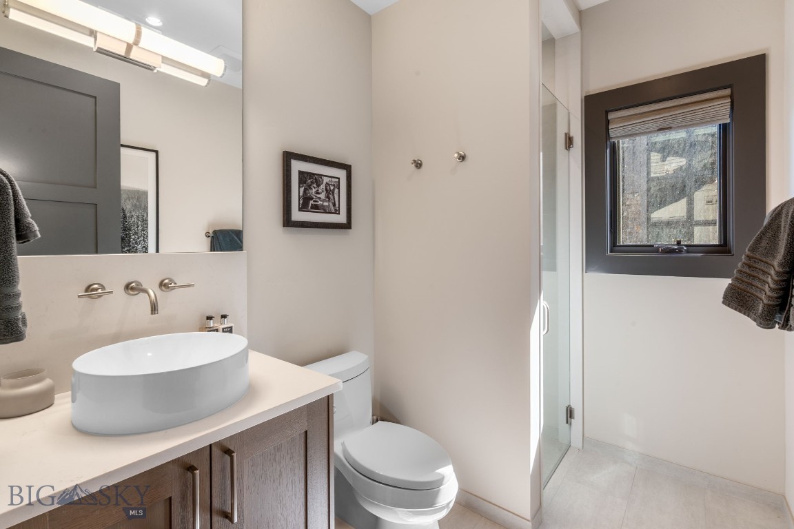 24 Pale Morning Spur