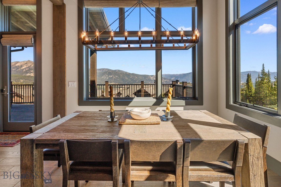 24 Pale Morning Spur