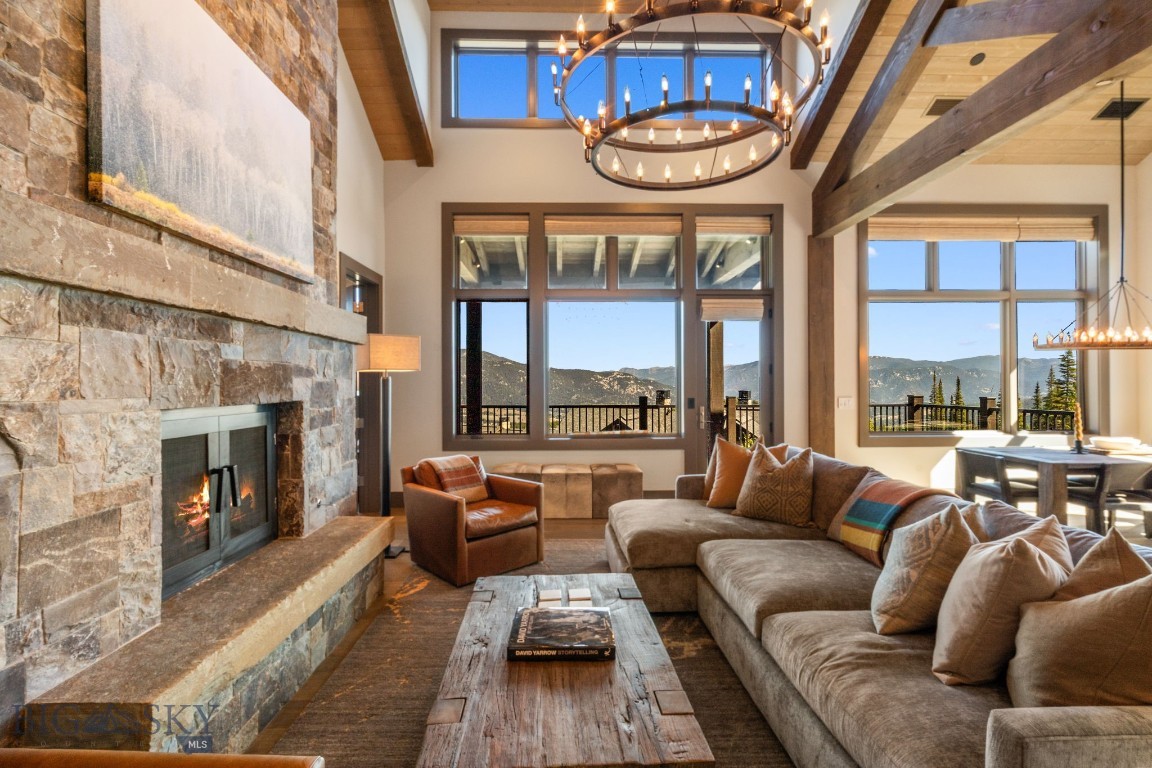 24 Pale Morning Spur