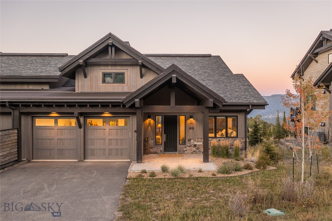 24 Pale Morning Spur