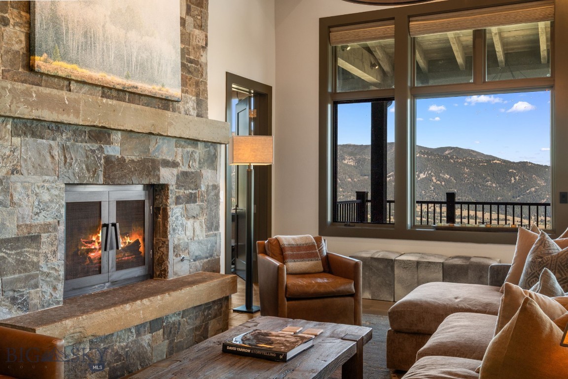 24 Pale Morning Spur