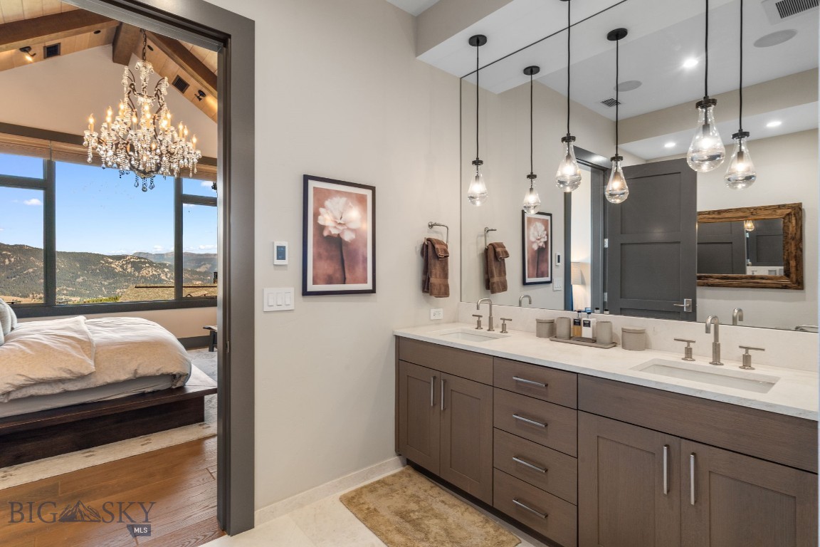 24 Pale Morning Spur