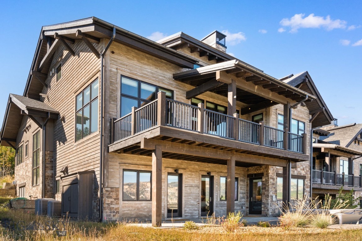 24 Pale Morning Spur