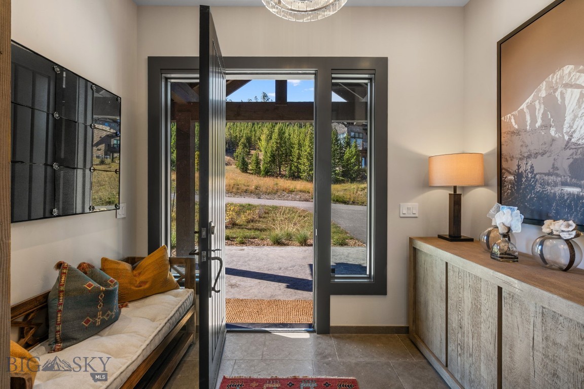 24 Pale Morning Spur