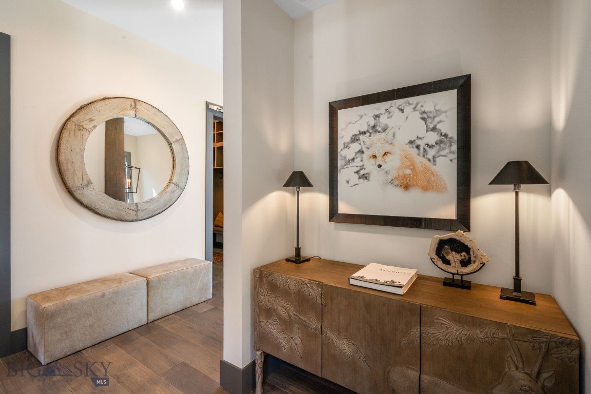 24 Pale Morning Spur