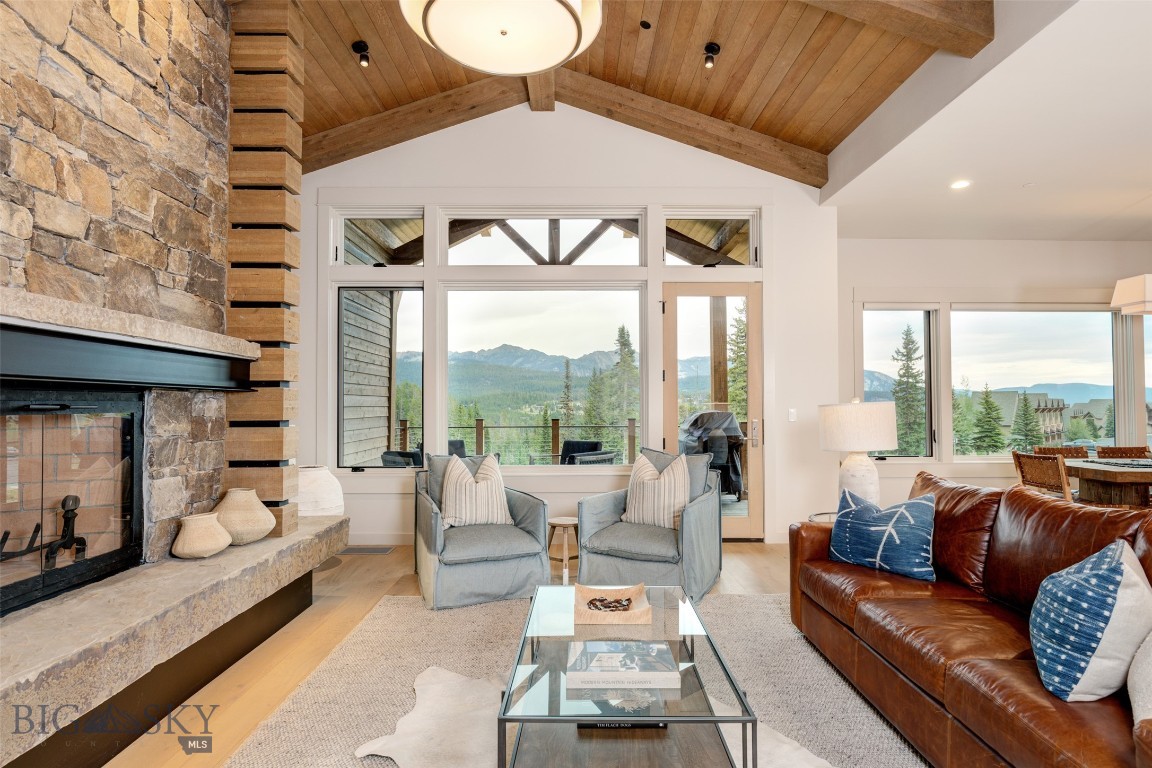 83D Mountain Loop Road