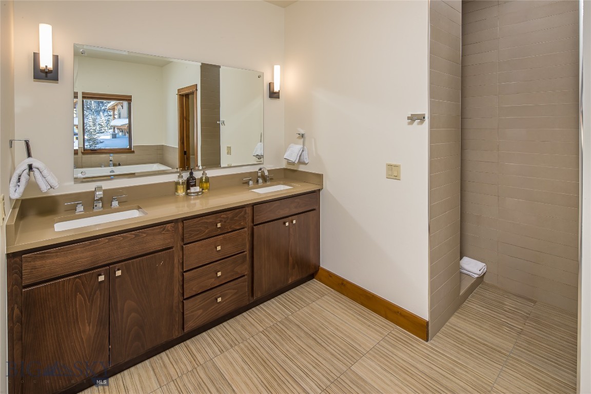 18 Claim Jumper Road