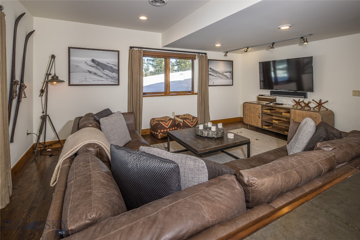 18 Claim Jumper Road