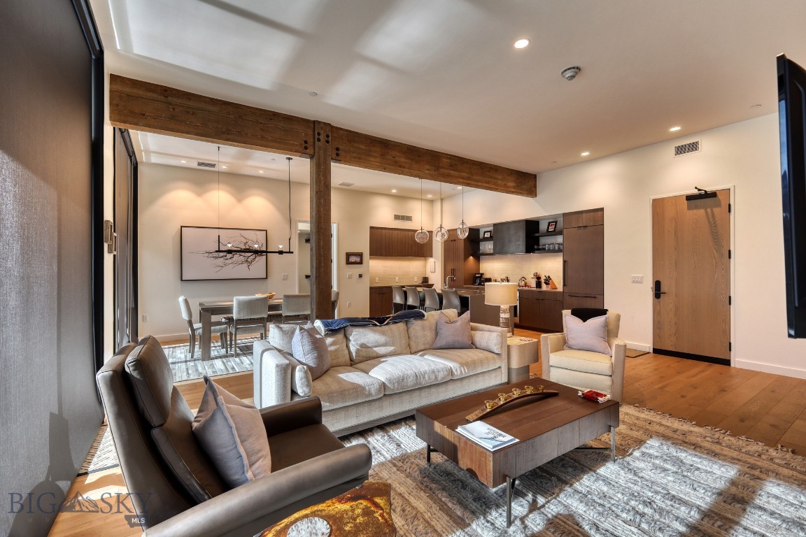 4 Boathouse Way 212
