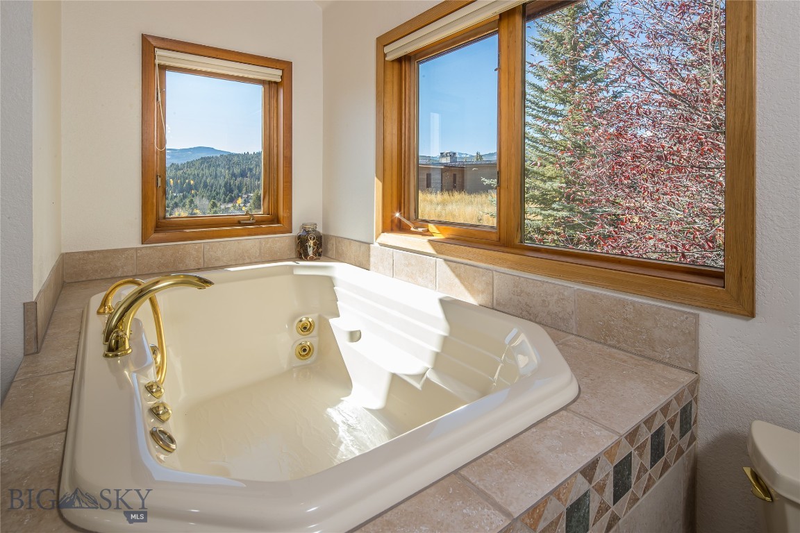 372 Chief Joseph Trail