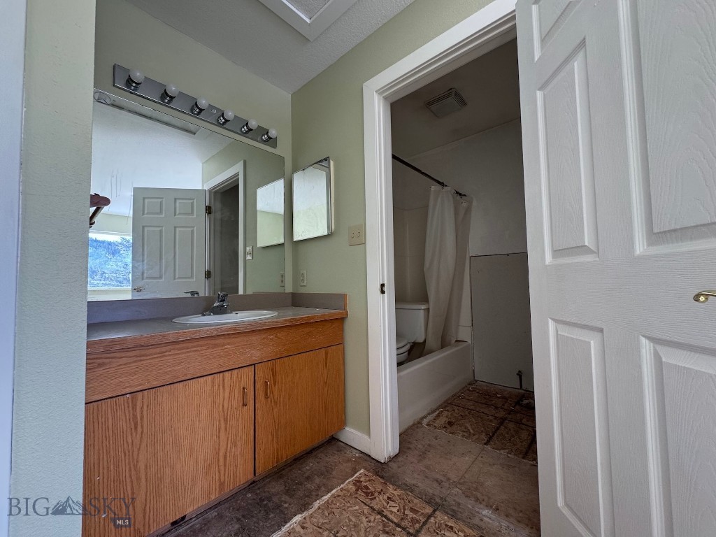 148 Candlelight Meadow