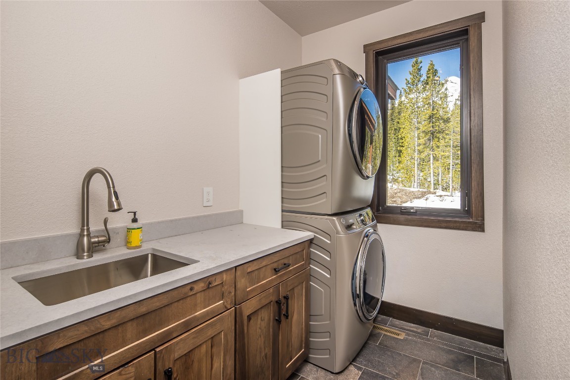 89 Diamond Hitch Road