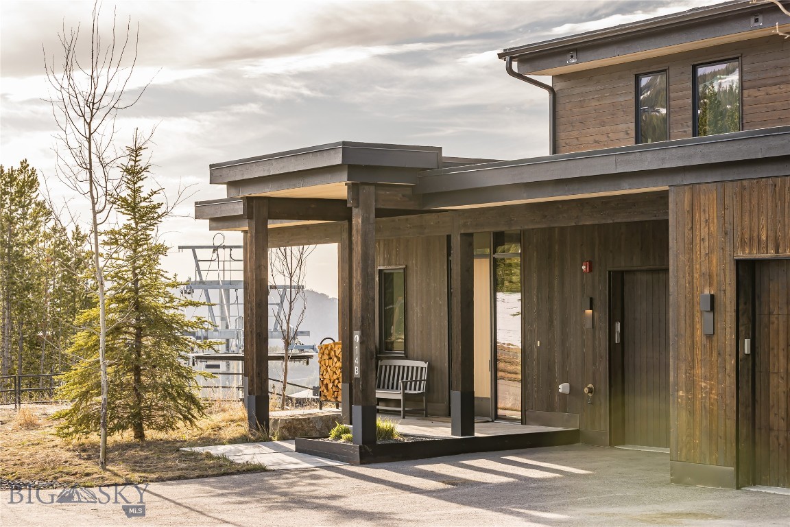 14B Treeline Springs Road