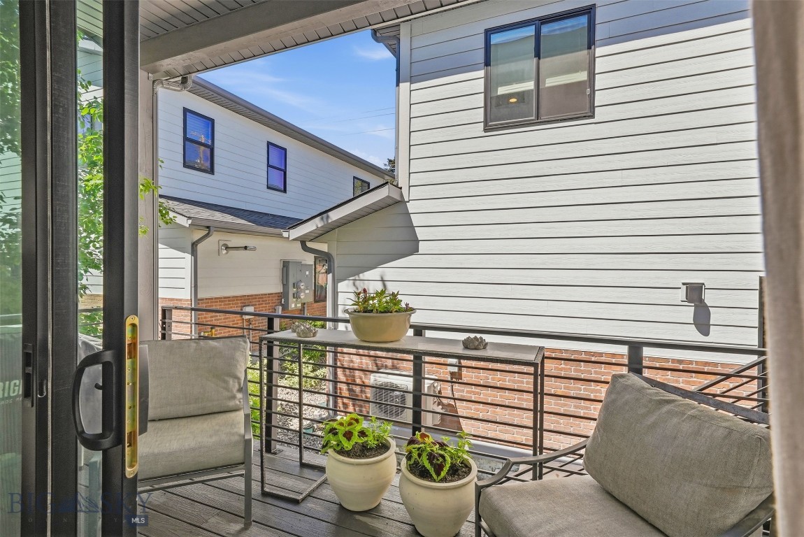 463 N Willson Avenue