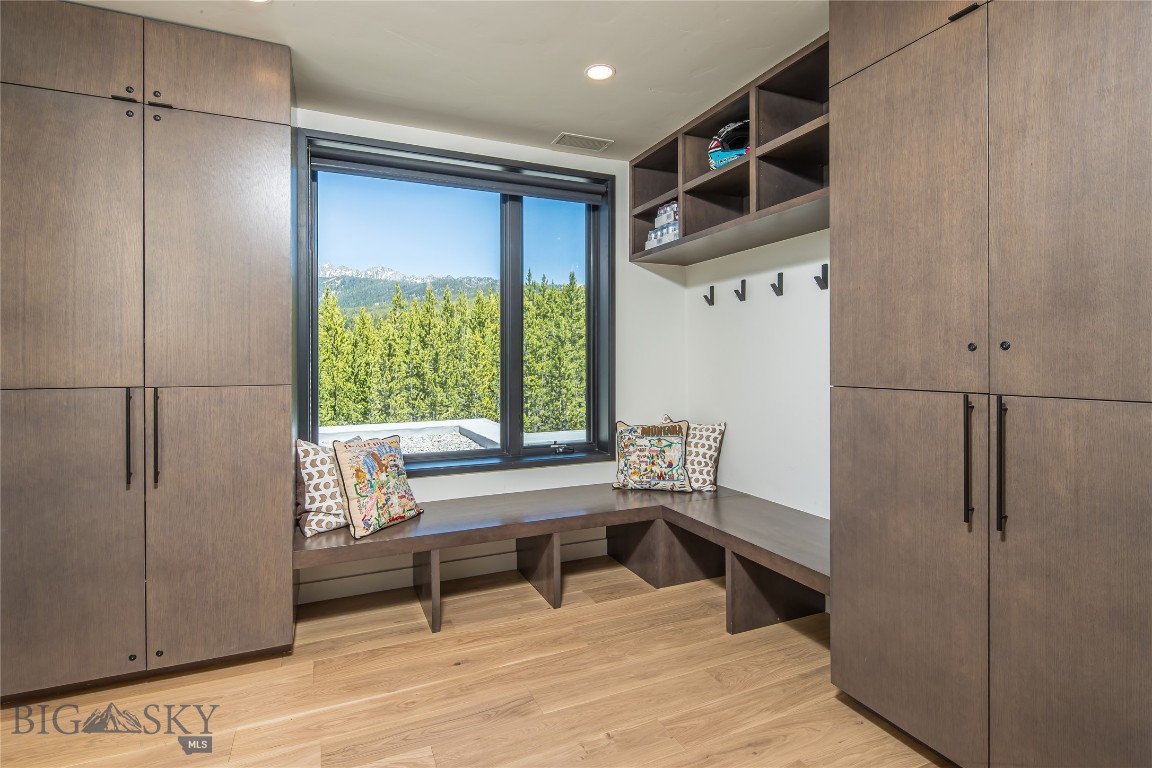 4 Boathouse Way R16/302