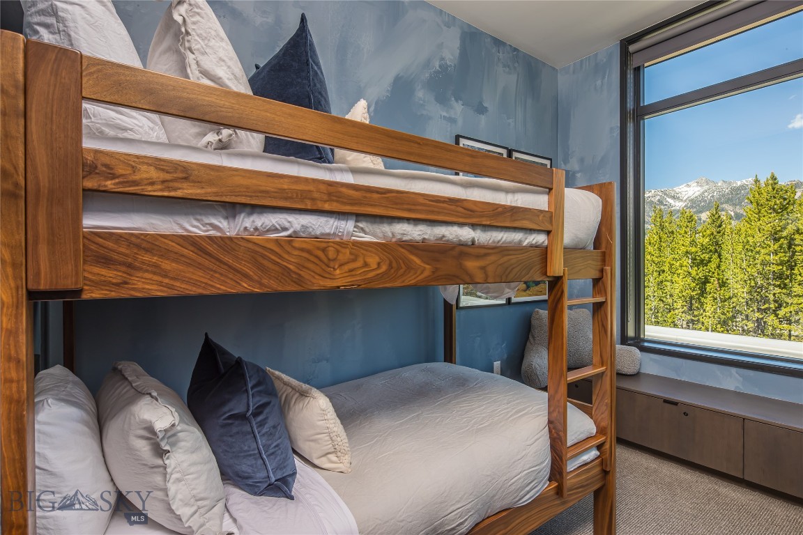 4 Boathouse Way R16/302