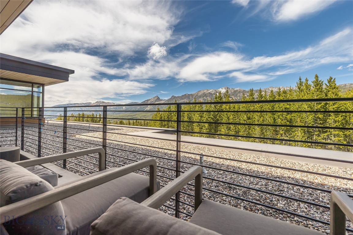 4 Boathouse Way R16/302