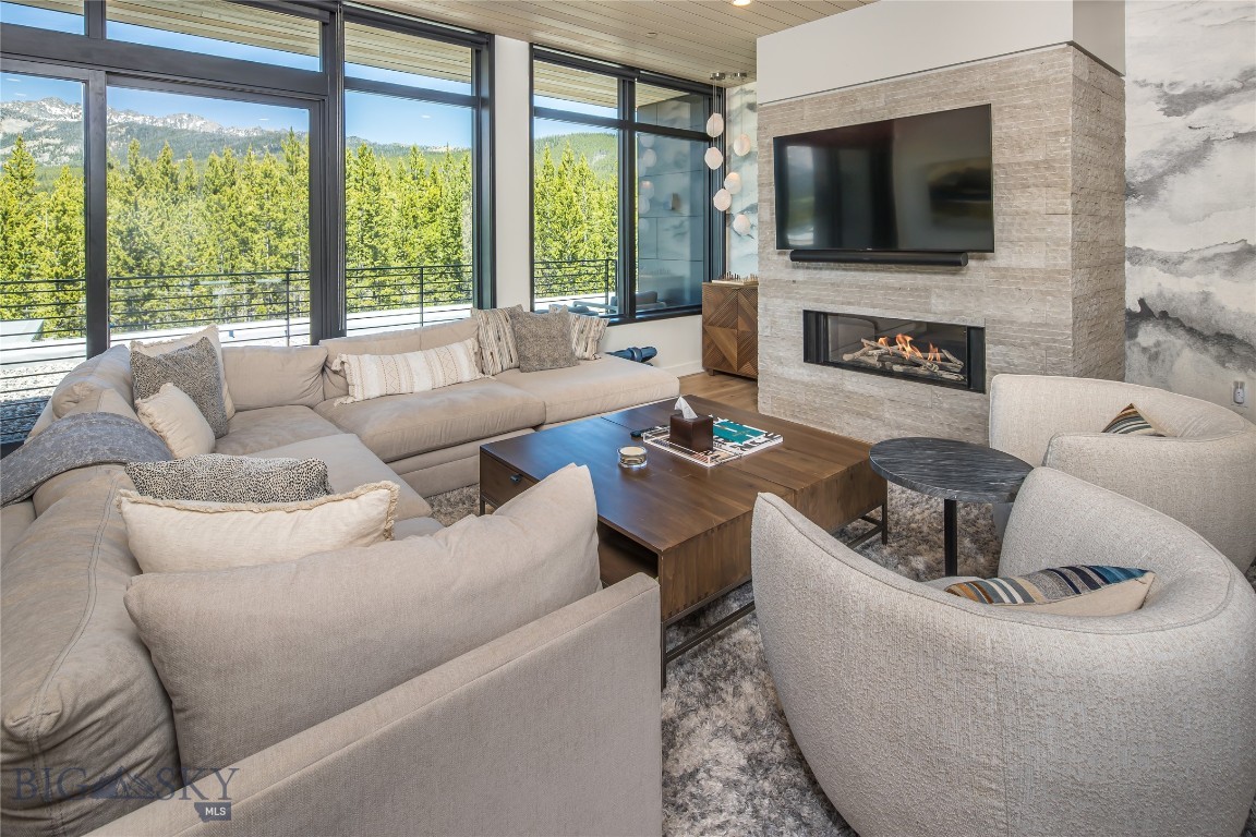 4 Boathouse Way R16/302