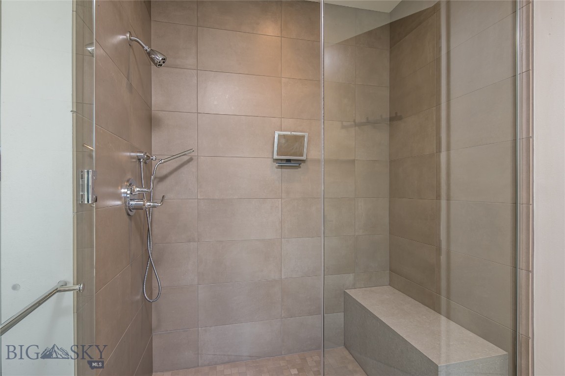 4 Boathouse Way R16/302