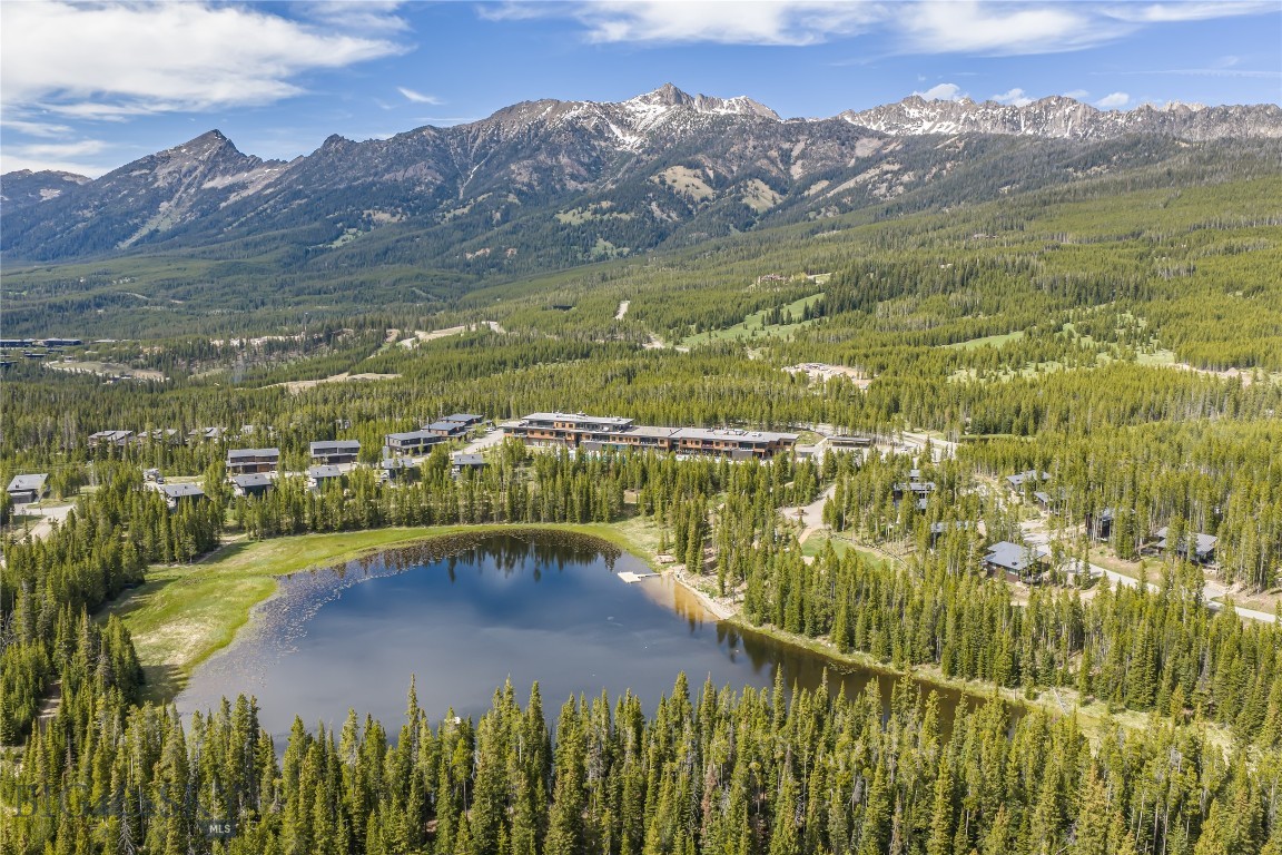 4 Boathouse Way, LakeLodge 225