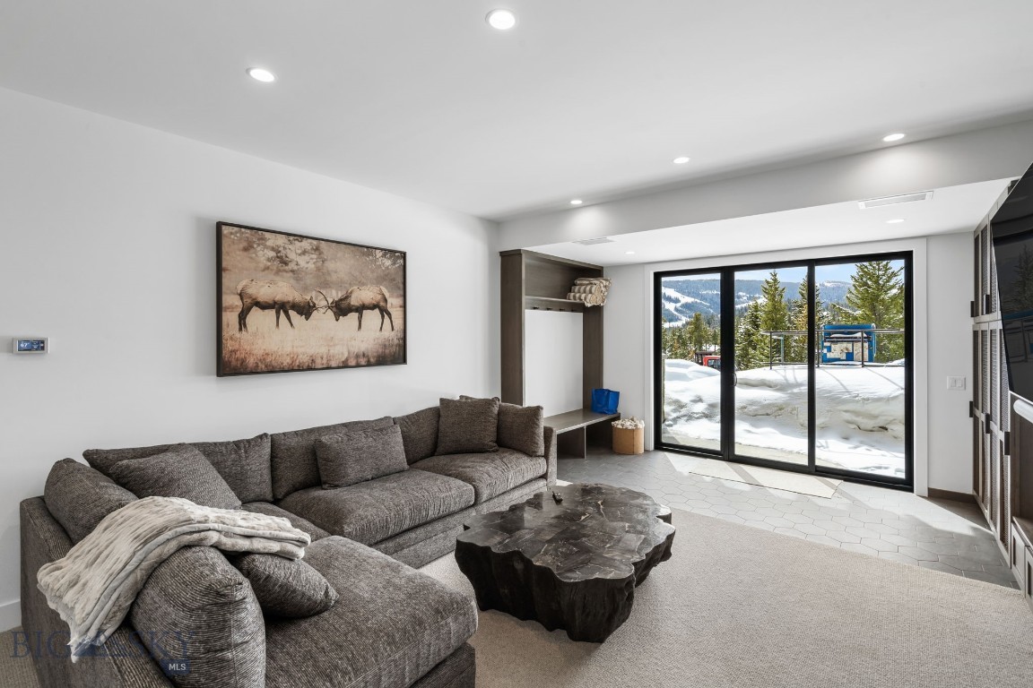 12 Highpoint Drive
