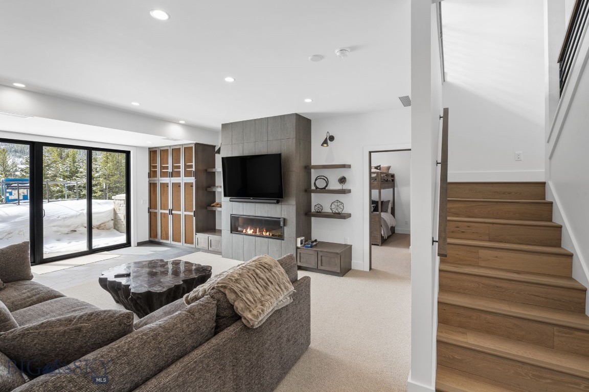 12 Highpoint Drive