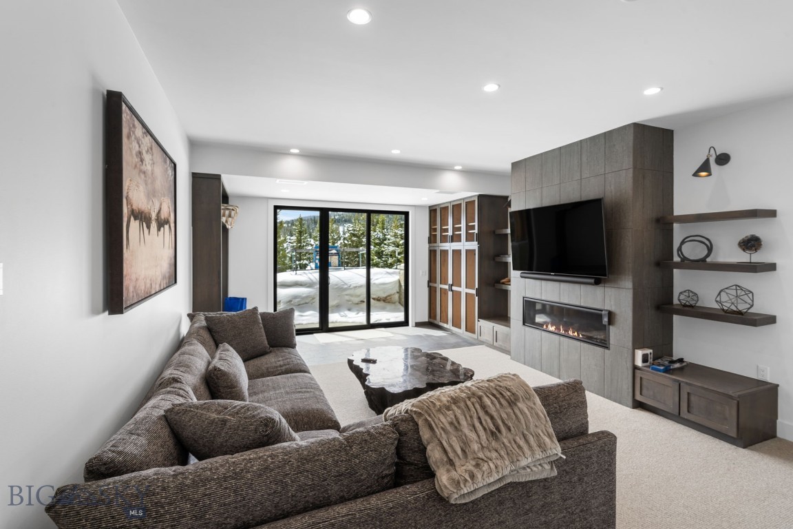 12 Highpoint Drive