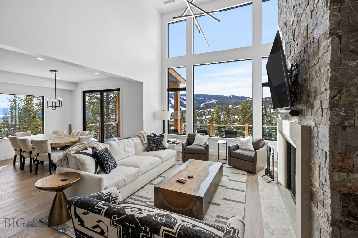 12 Highpoint Drive