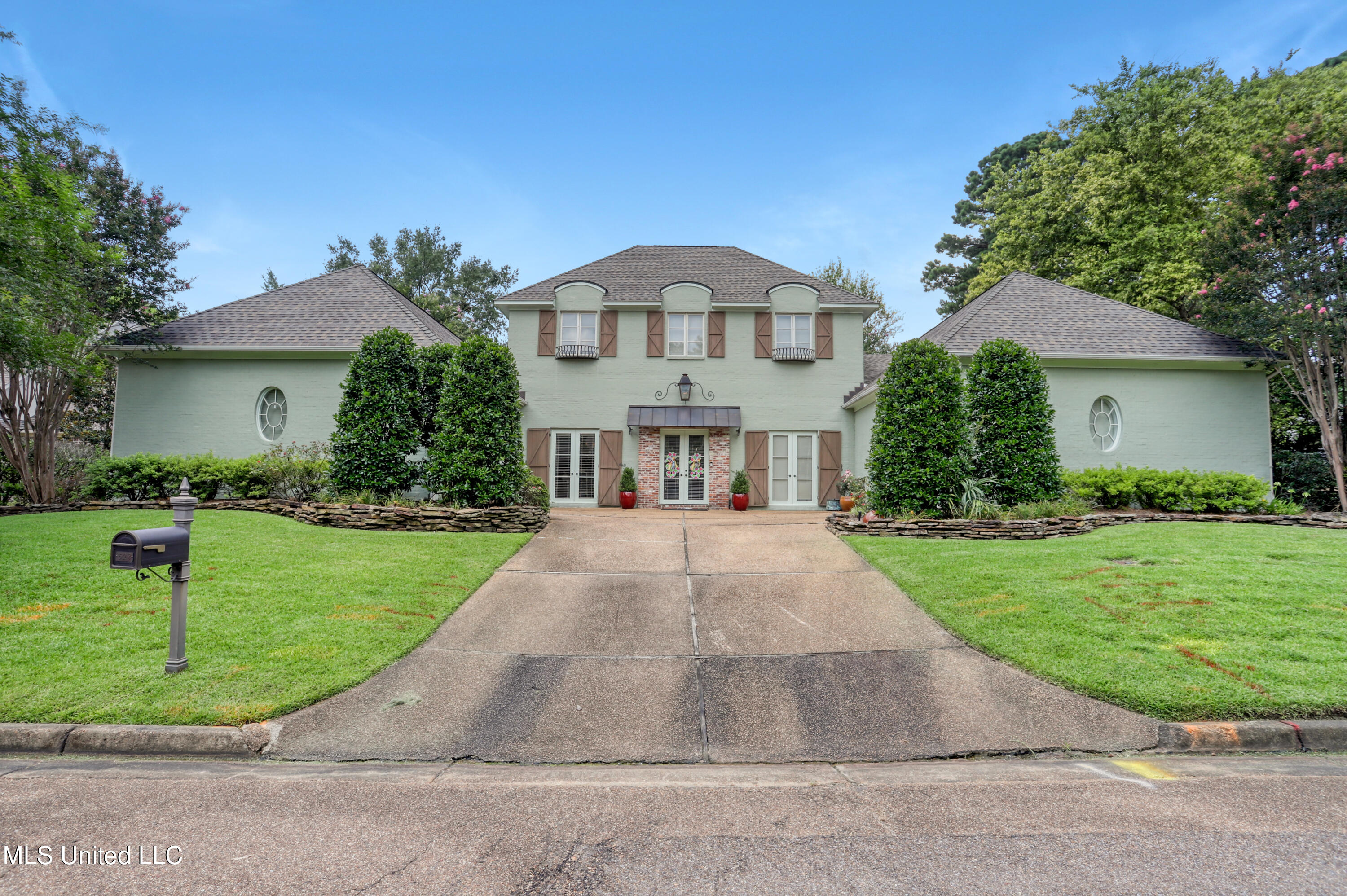 528 Heatherstone Court