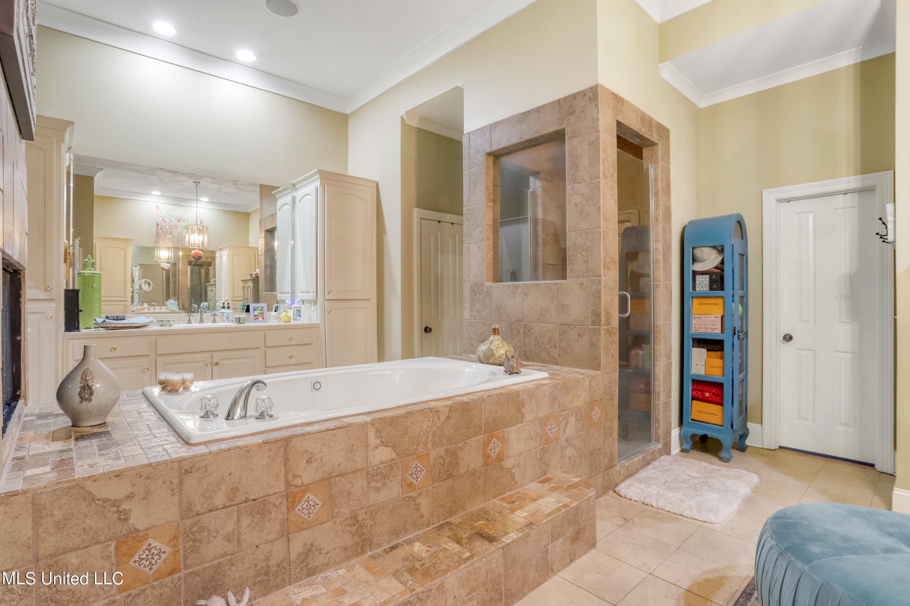 528 Heatherstone Court