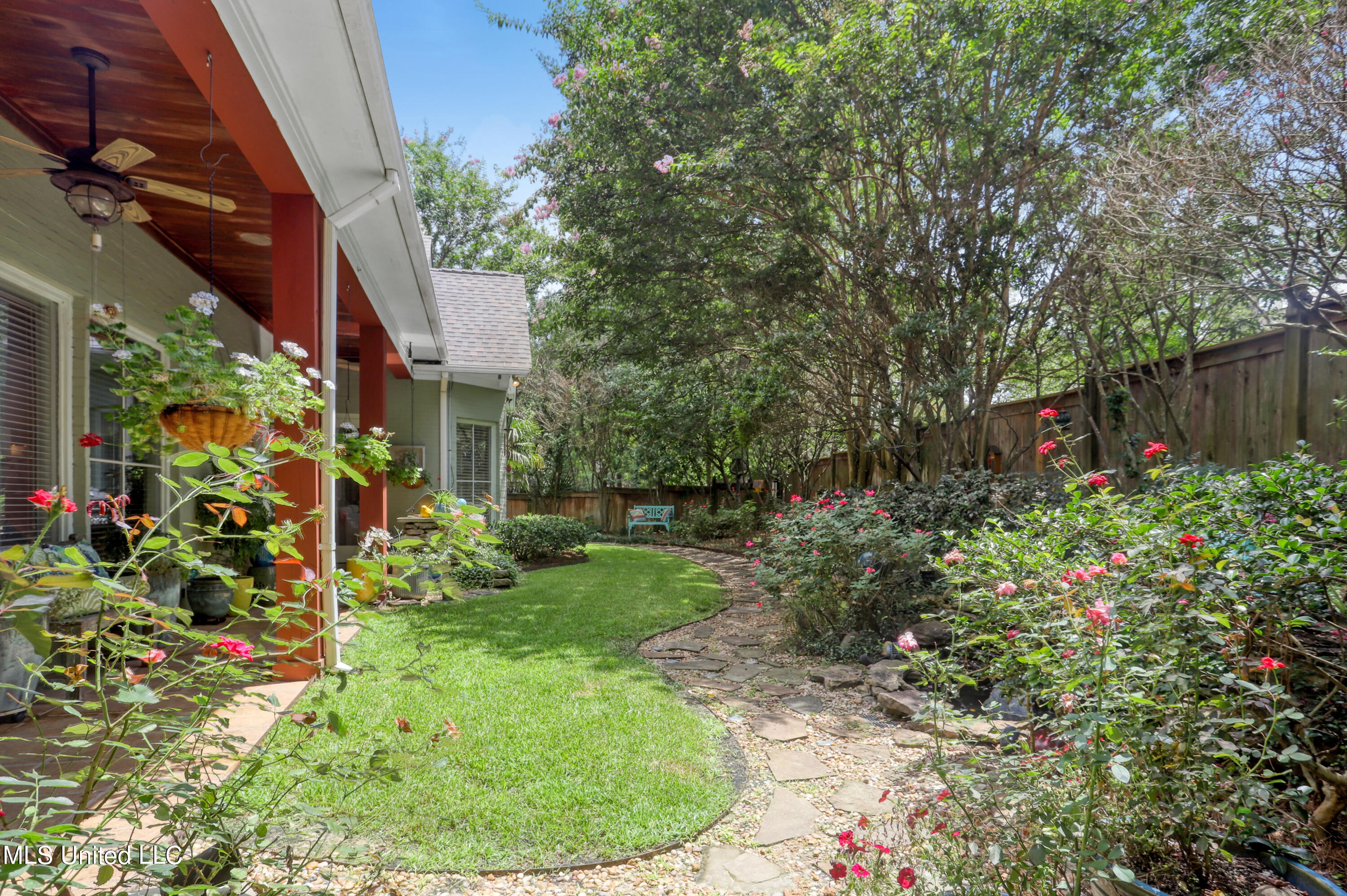528 Heatherstone Court
