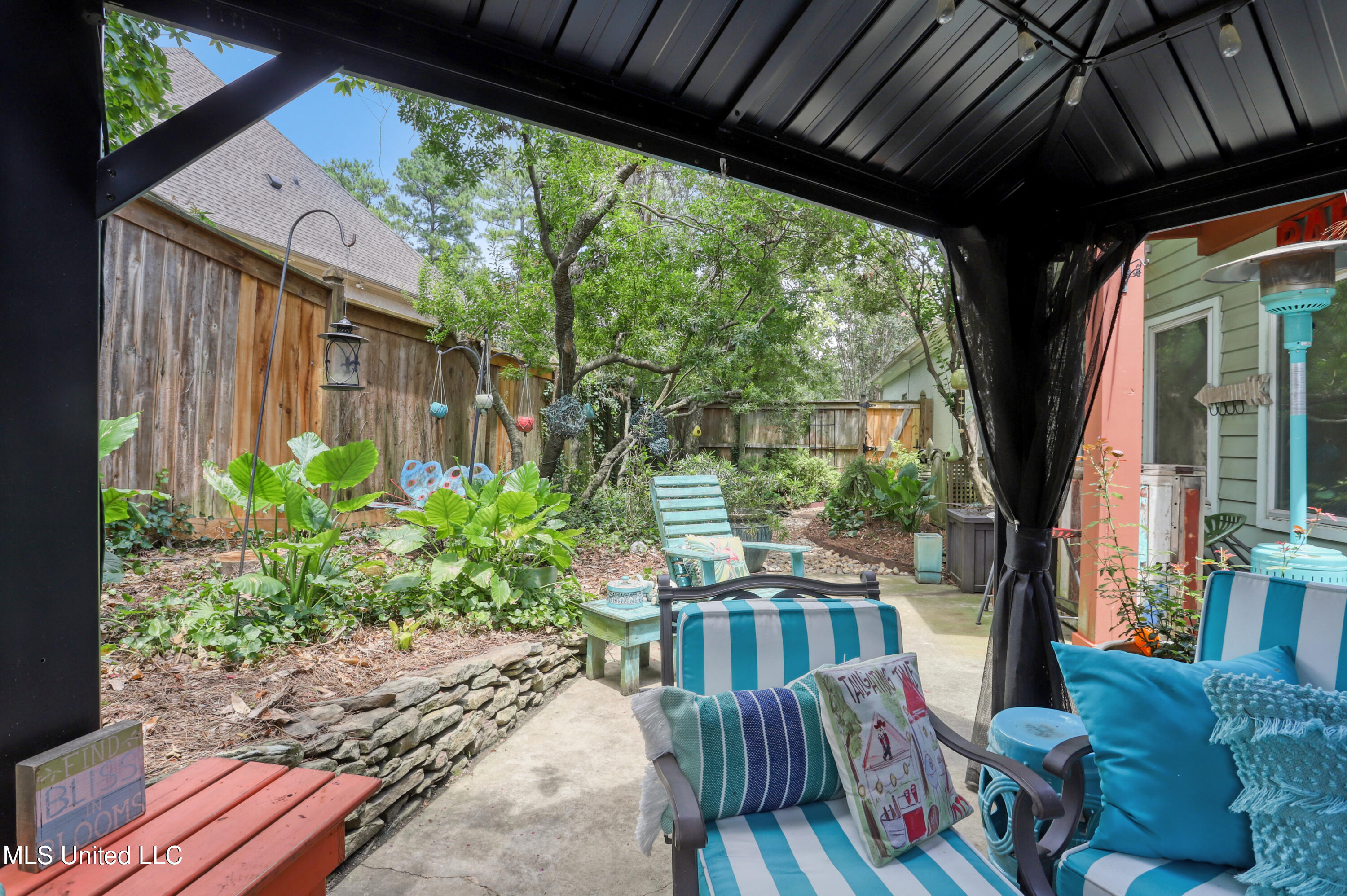528 Heatherstone Court