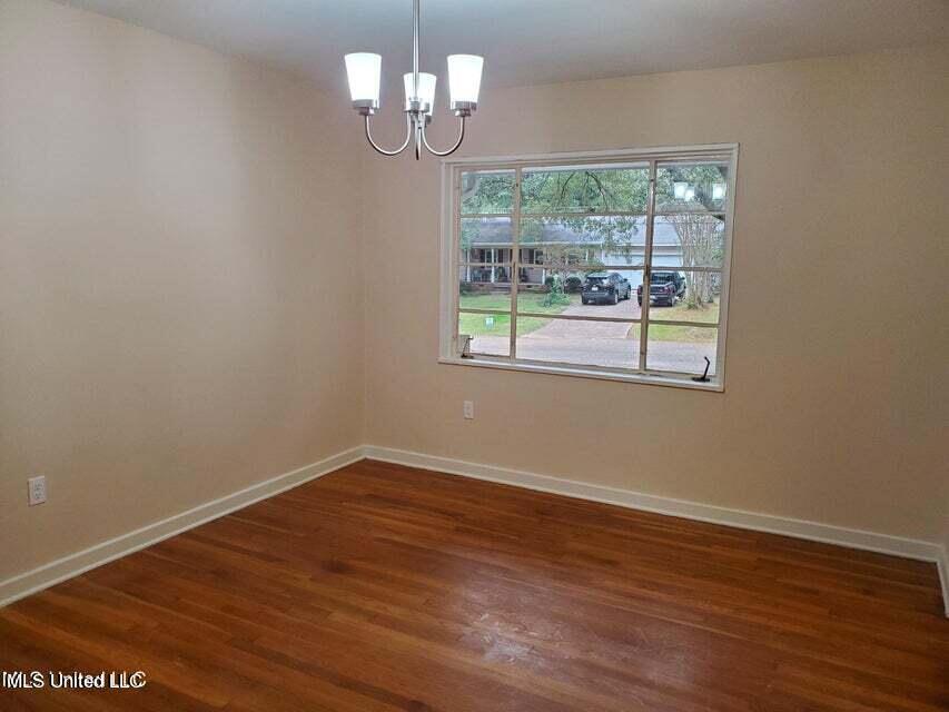1039 Parkwood Place