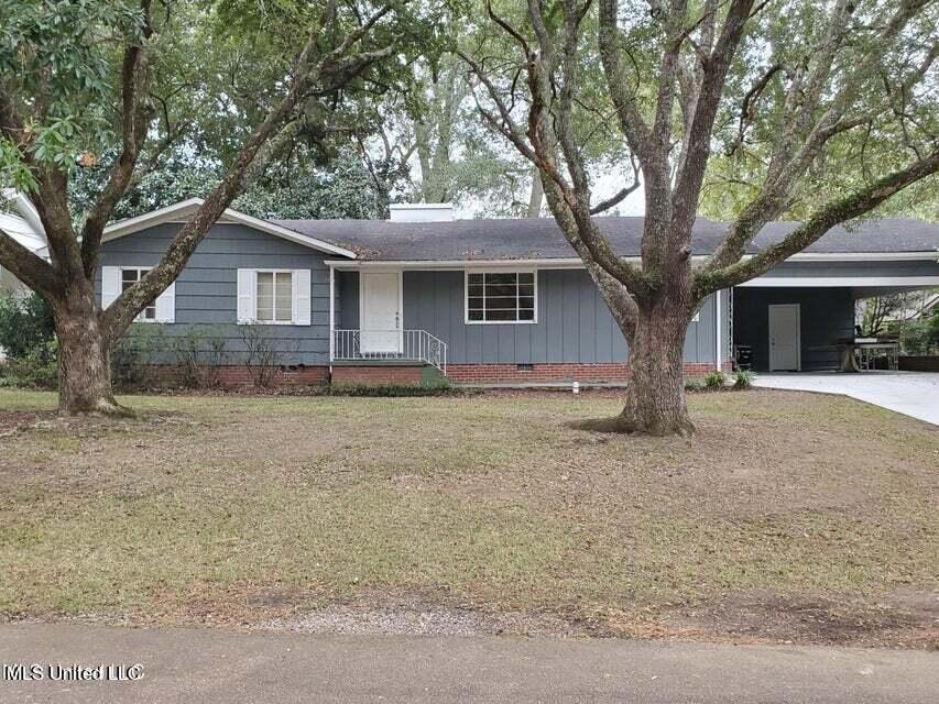 1039 Parkwood Place