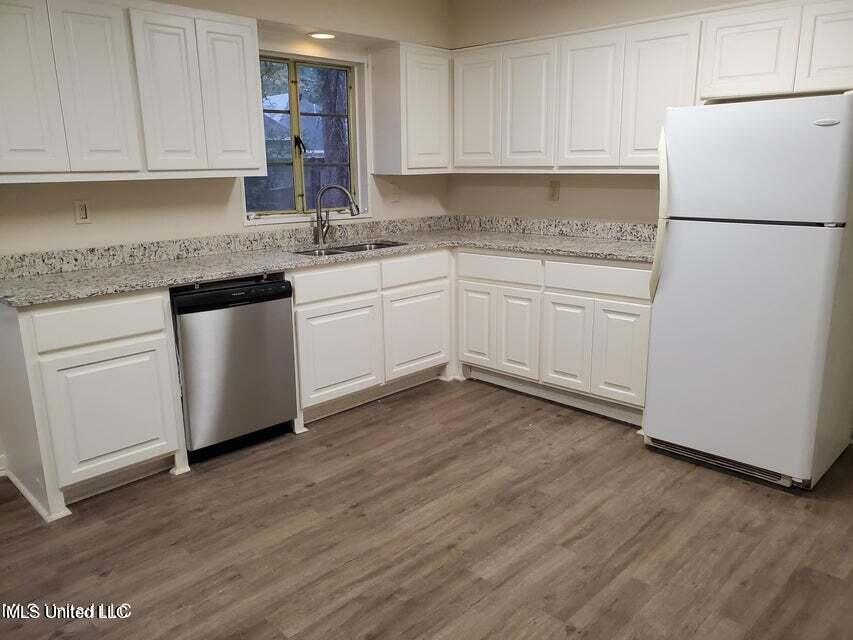 1039 Parkwood Place