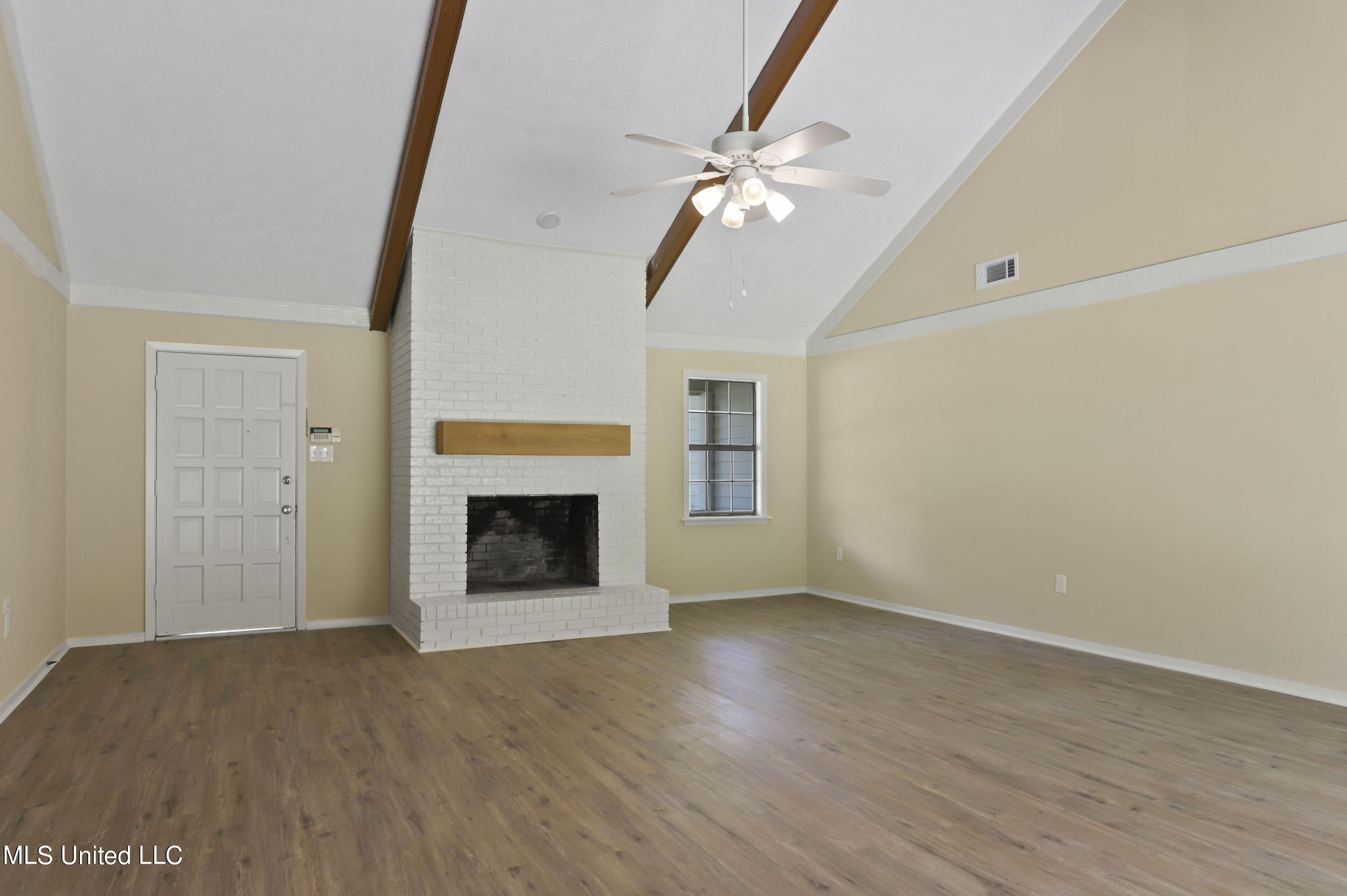 563 Thorngate Court