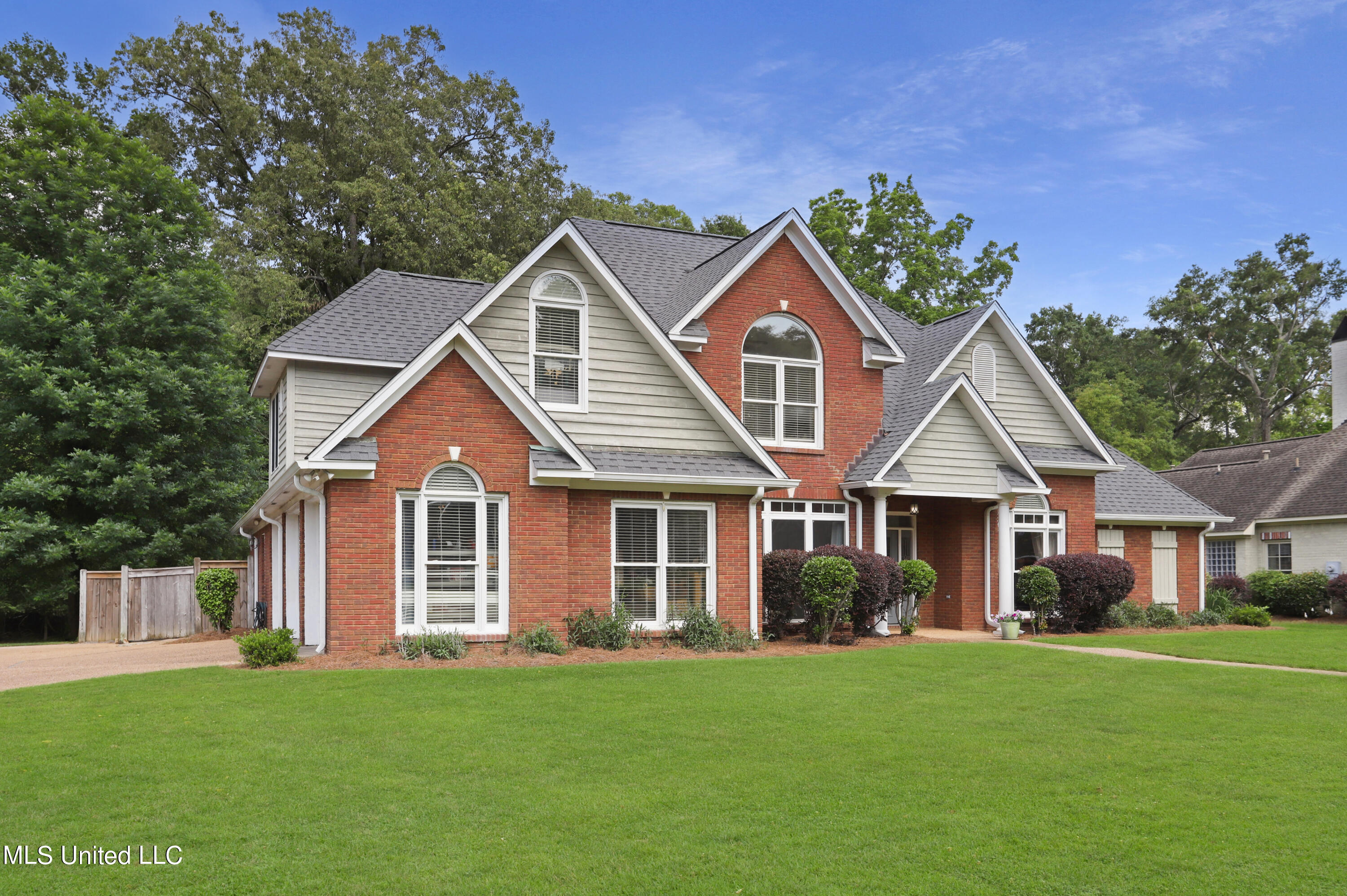 226 Hickory Glen