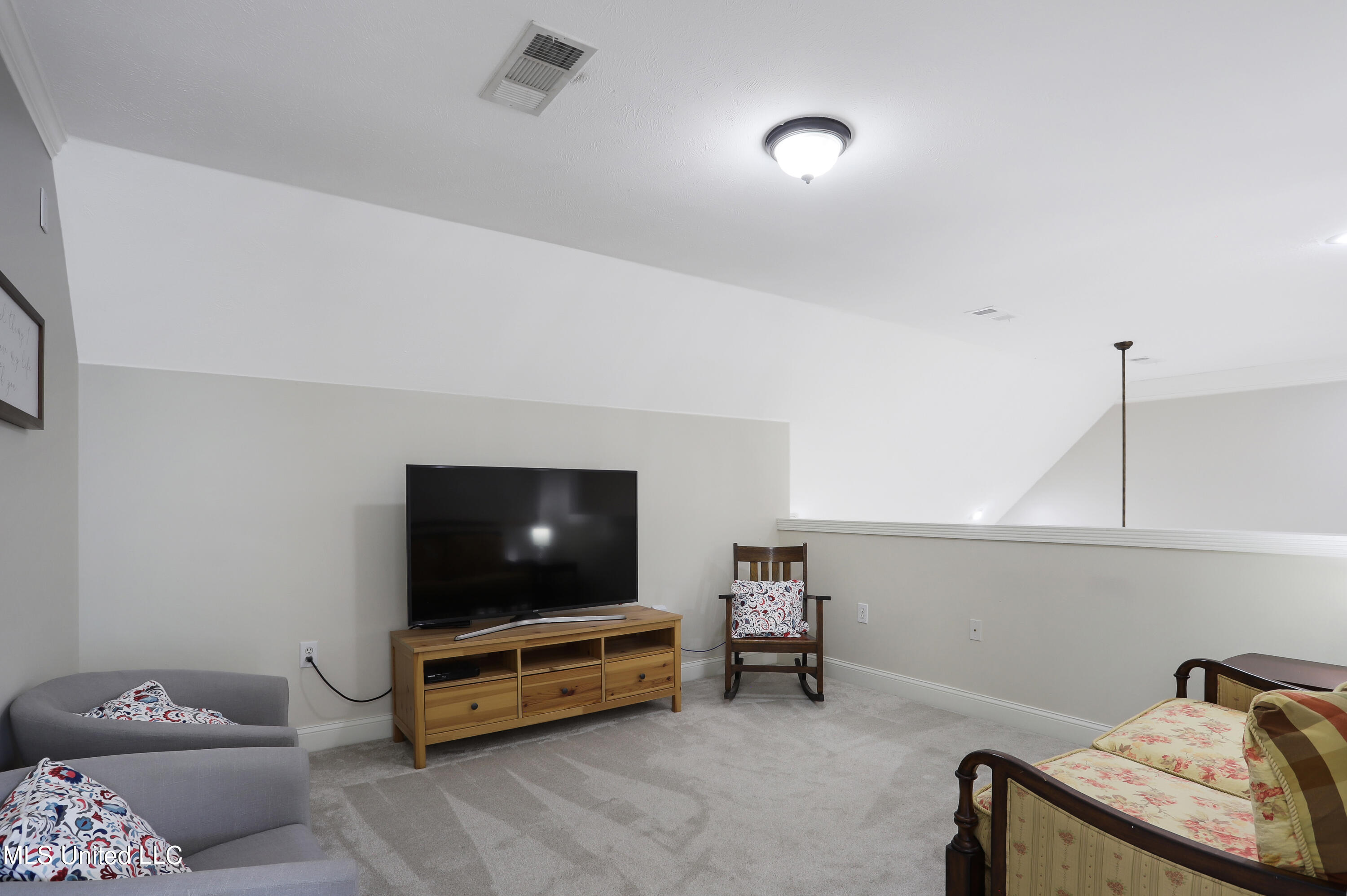 226 Hickory Glen