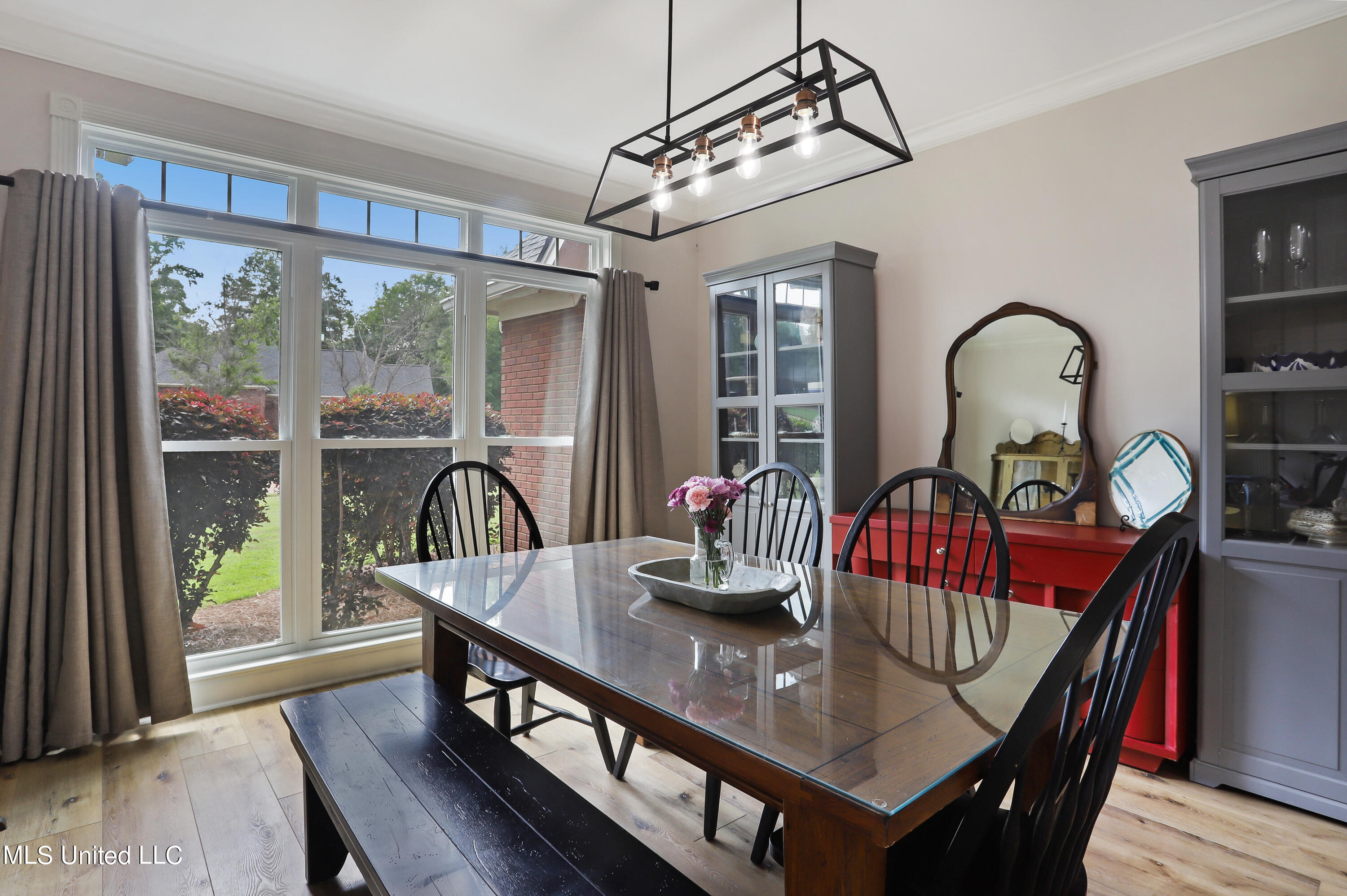 226 Hickory Glen
