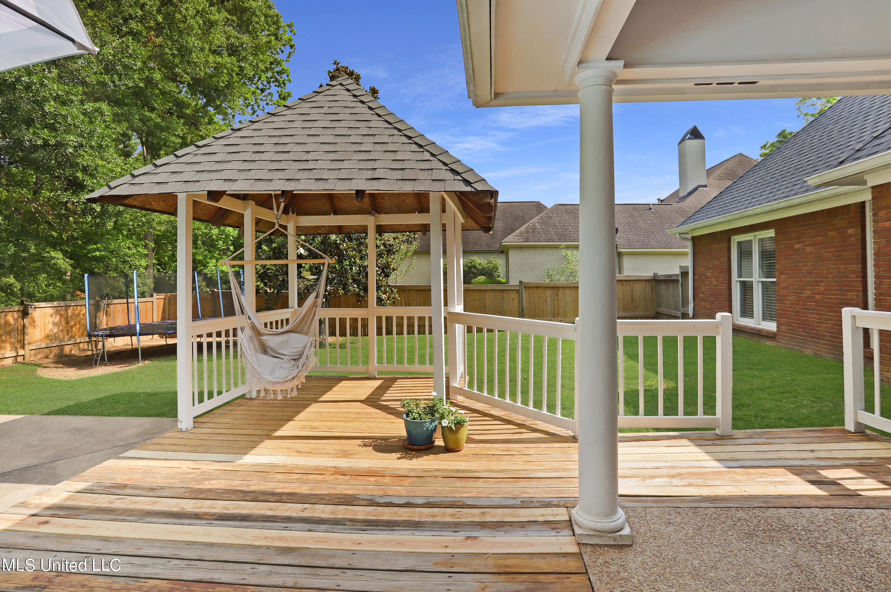 226 Hickory Glen