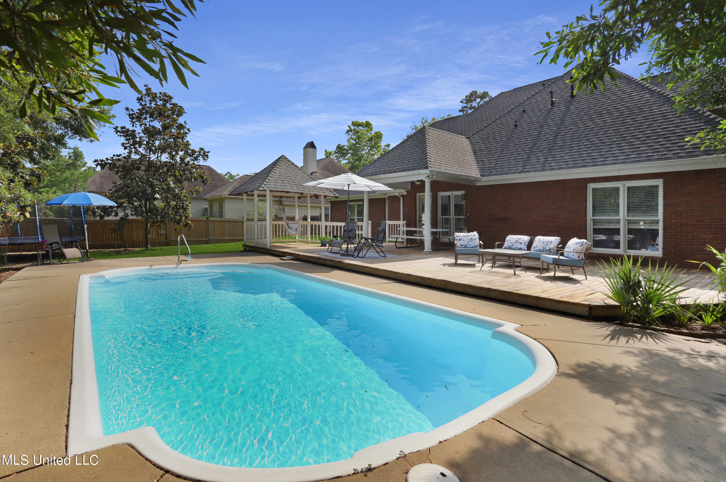 226 Hickory Glen