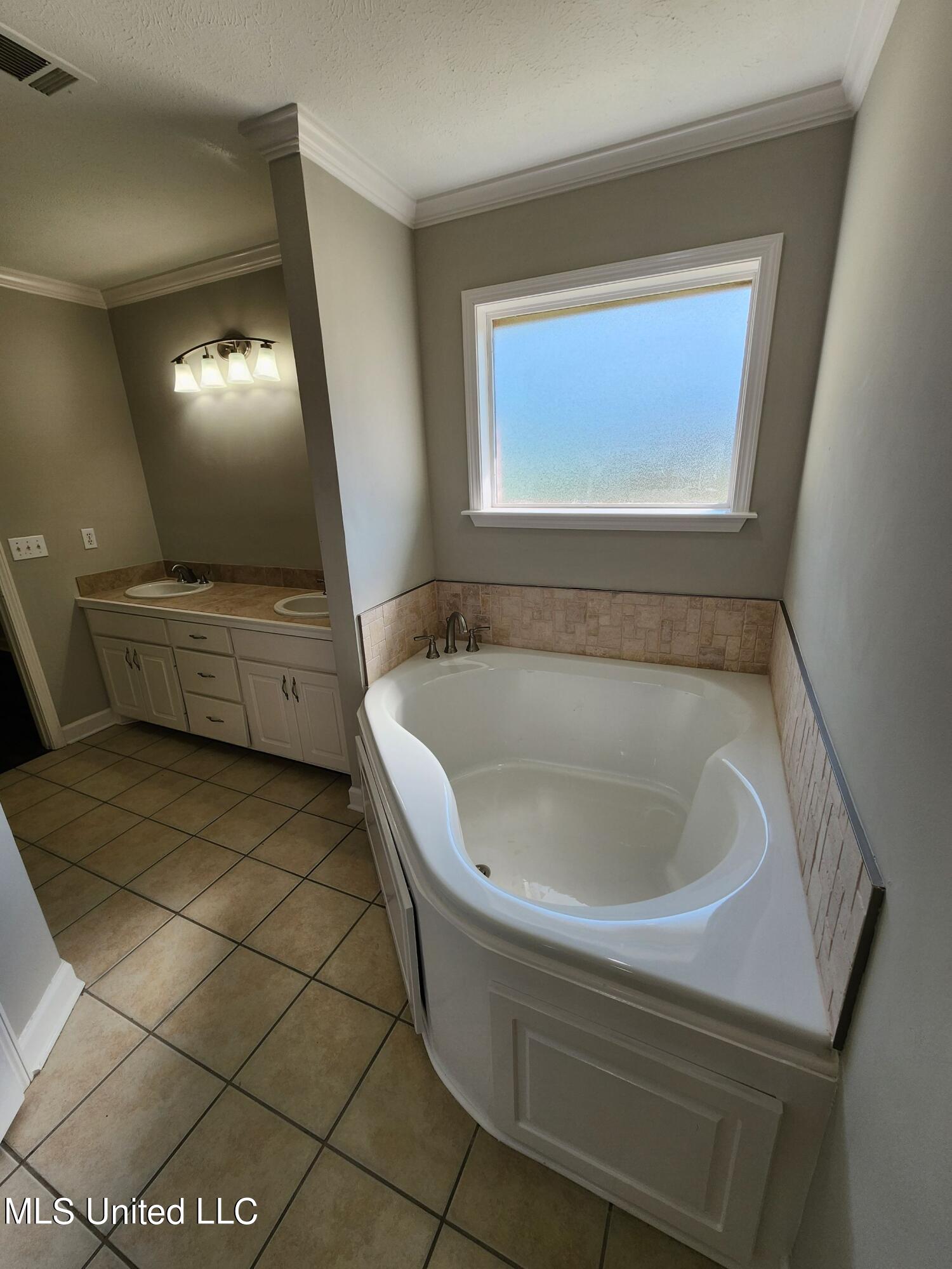 603 Southern Oaks Drive