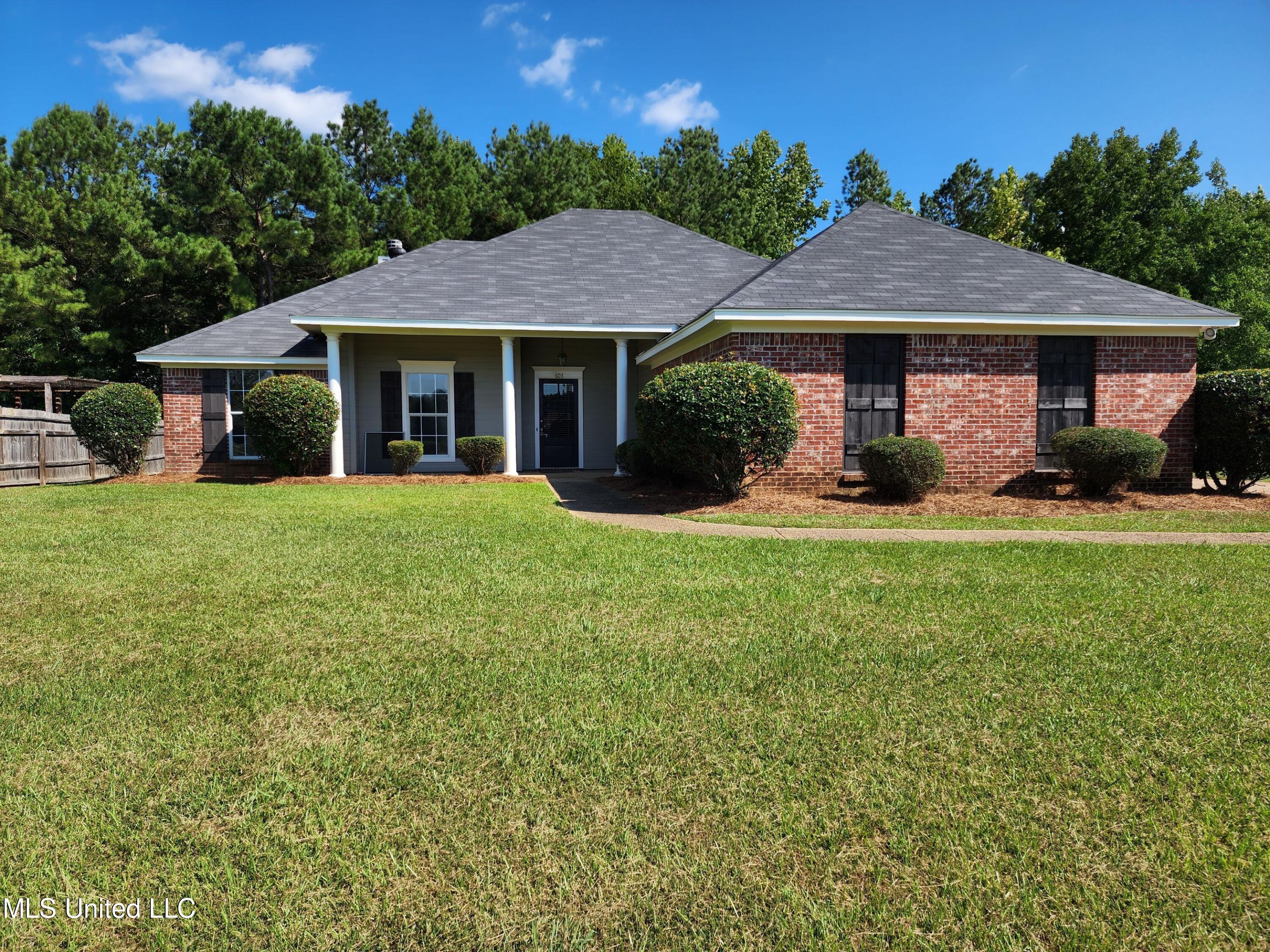 603 Southern Oaks Drive
