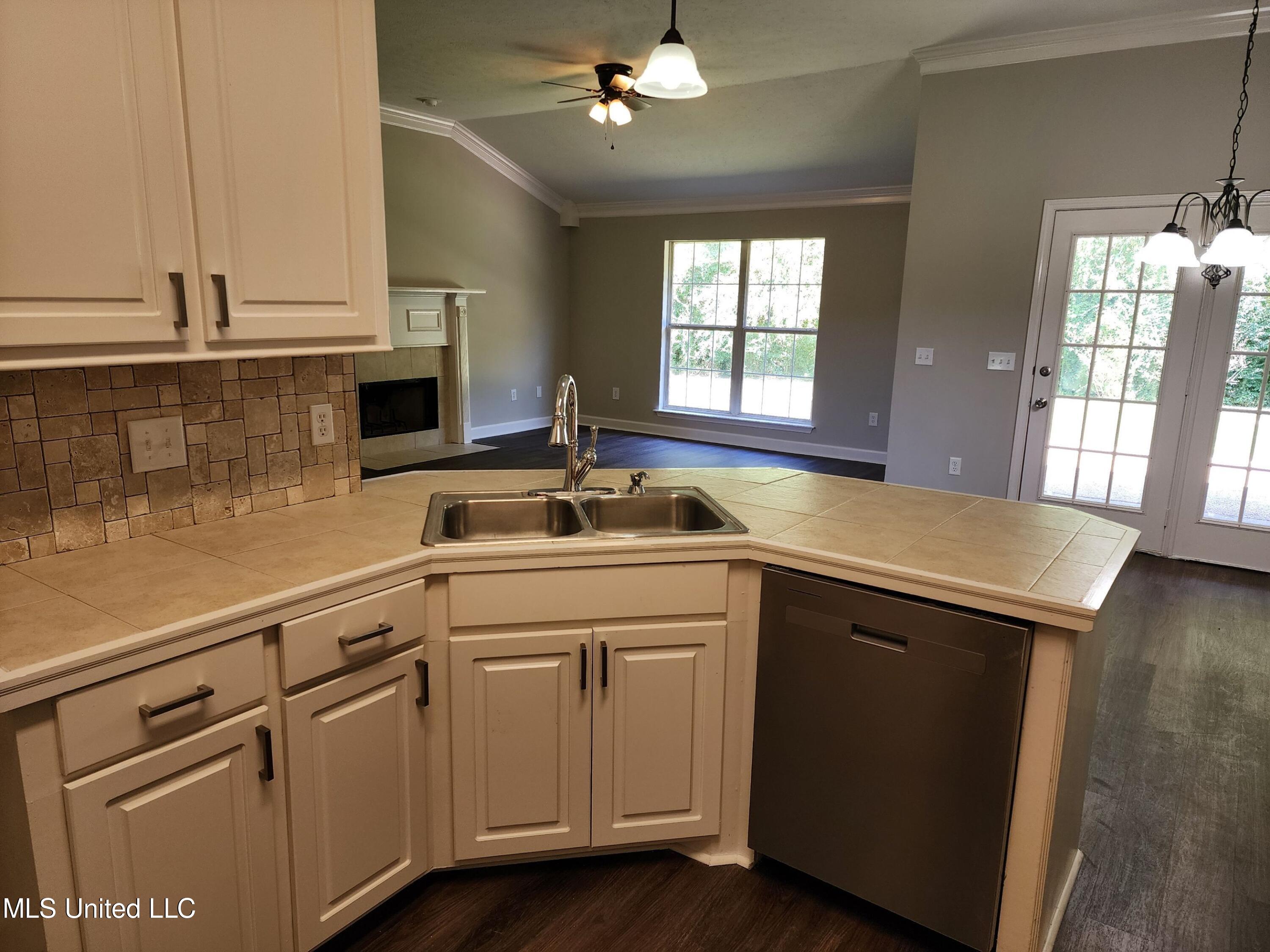 603 Southern Oaks Drive