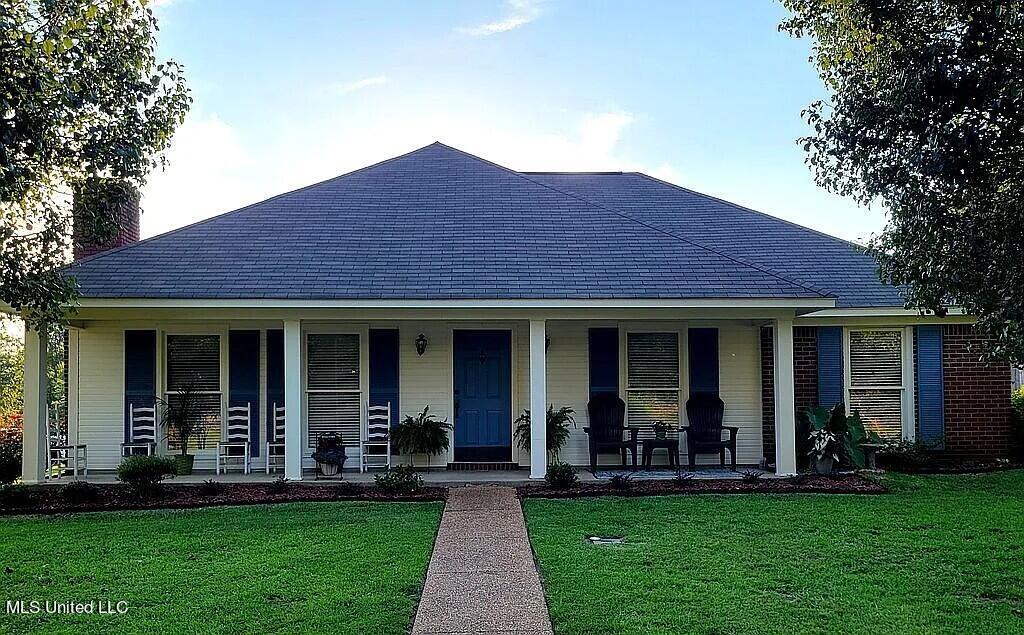 401 Hawthorne Drive